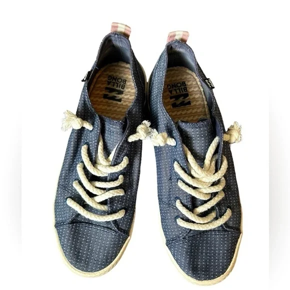 5/$25 Billabong women’s slip on memory foam insole fashion sneaker size 7 - Picture 2 of 8
